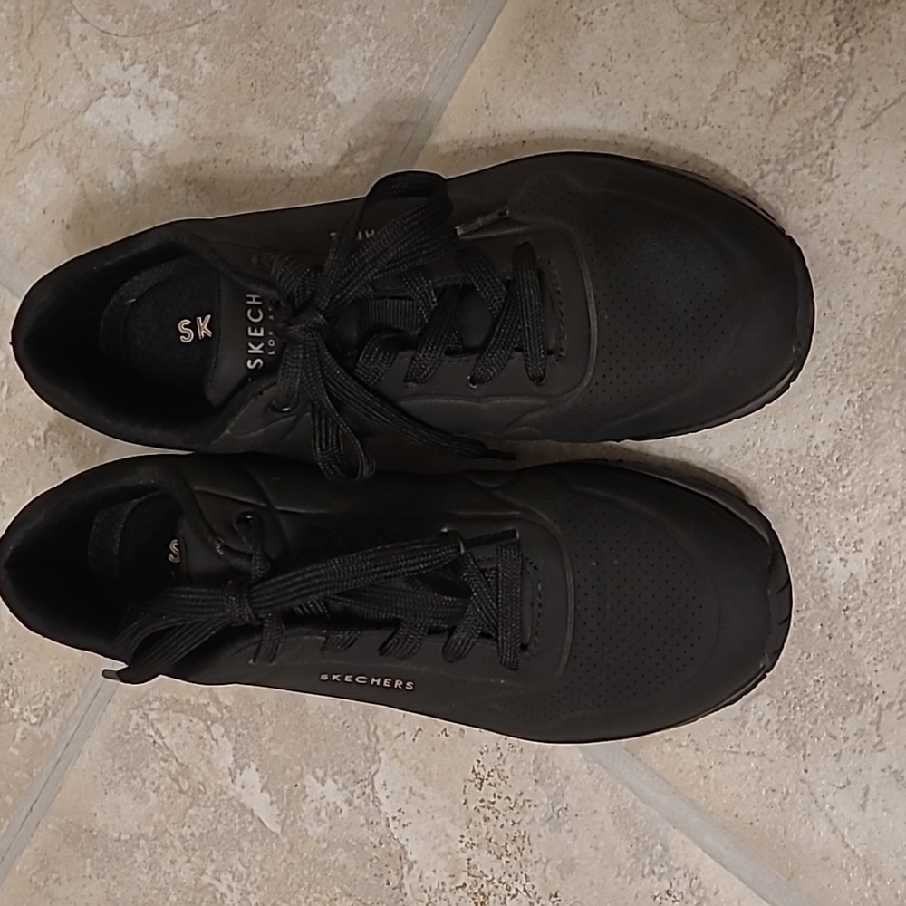 Women's Skechers sneakers